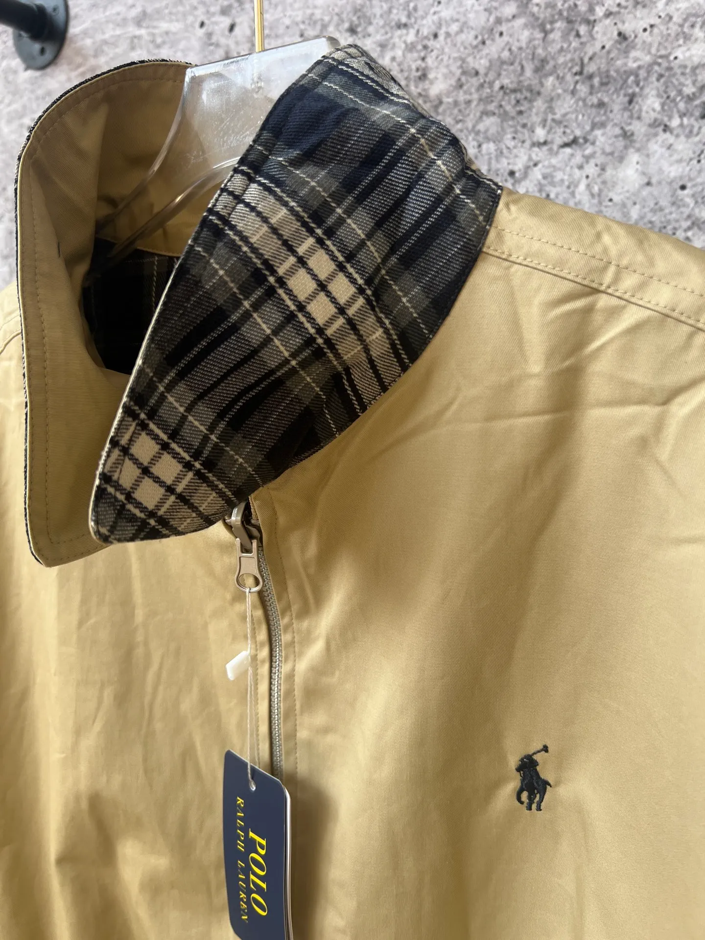 P390 Ralph Lauren autumn reversible jacket for men and women at the same price, reversible, one side is pure cotton woven, the inner plaid pattern, embroidery on both sides, and the craftsmanship details are restored